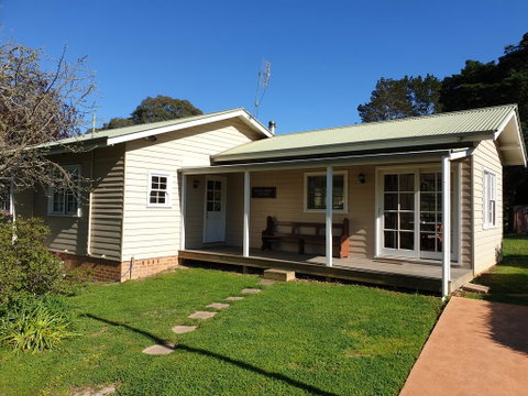 Sutton Forest Cottage - Whitsundays Accommodation 0