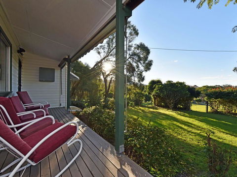 Tabitha Hill Cottage - Whitsundays Accommodation 2