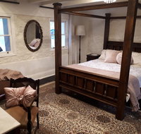Tanilba House - Whitsundays Accommodation