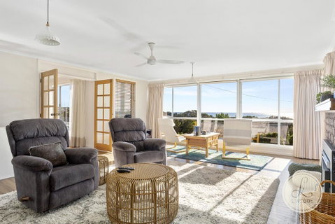 TASSIE SEASIDE SERENITY - L'Abode Accommodation - Whitsundays Accommodation 0