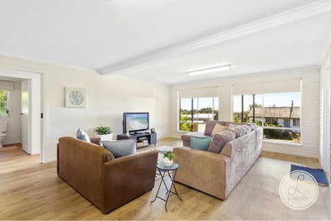 TASSIE SEASIDE SERENITY - L'Abode Accommodation - Whitsundays Accommodation 1