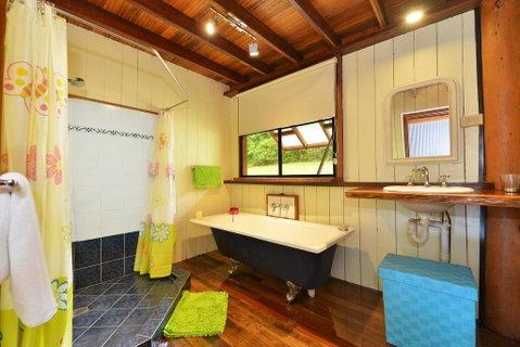 Tea Tree Cottage - Whitsundays Accommodation 3