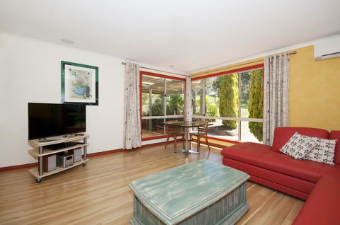 Tennessee Hill Cottage - Whitsundays Accommodation 3