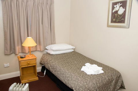 The Alpine Hotel - Whitsundays Accommodation 3