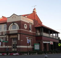 The Bank BB West Wyalong - Whitsundays Accommodation
