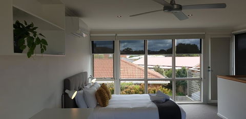The Beach House - Whitsundays Accommodation 1