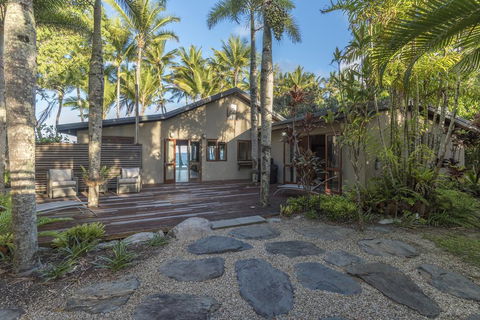 The Beach House On Newell - Whitsundays Accommodation 1