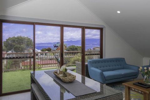South Arm Luxury Loft - Whitsundays Accommodation 0