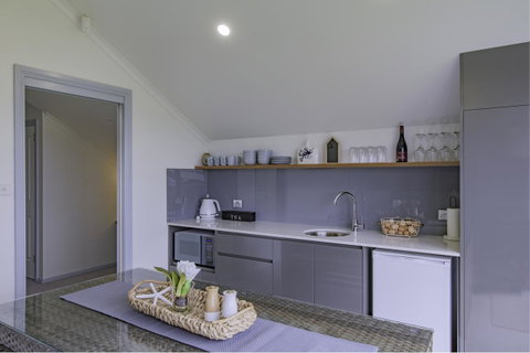 South Arm Luxury Loft - Whitsundays Accommodation 2