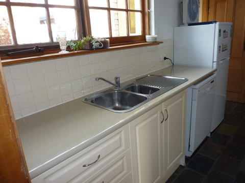 Eliza Cottage - Whitsundays Accommodation 7