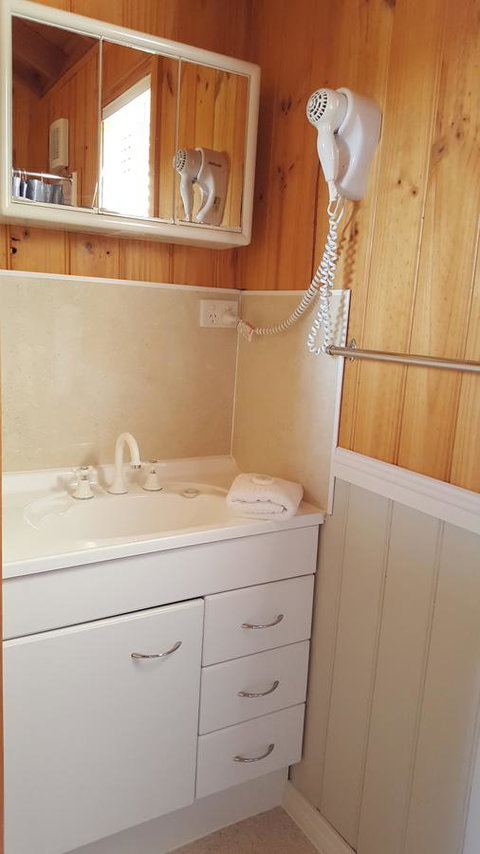 Hazelcreek Cottages - Whitsundays Accommodation 37