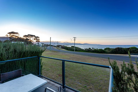Beachfront Bicheno - Whitsundays Accommodation 10