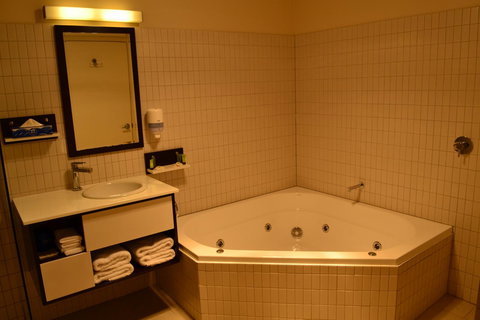 Lufra Hotel And Apartments - Whitsundays Accommodation 13