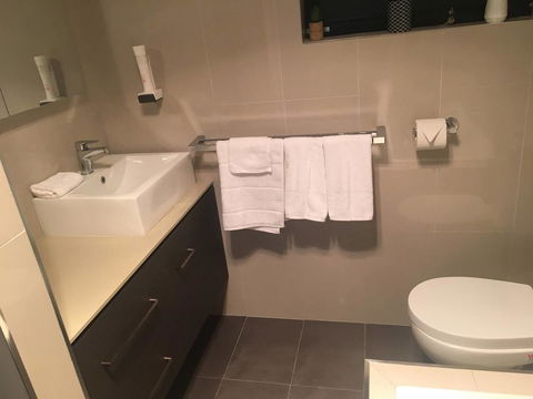 Harvey House - Whitsundays Accommodation 6