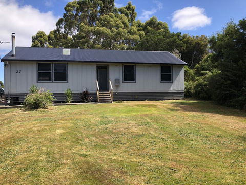 Harvey House - Whitsundays Accommodation 2
