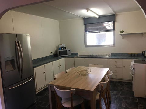 Harvey House - Whitsundays Accommodation 8