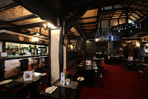 The Fox And Hounds Historic Hotel - Whitsundays Accommodation 35