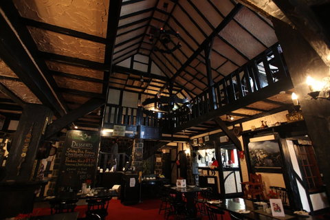 The Fox And Hounds Historic Hotel - Whitsundays Accommodation 36