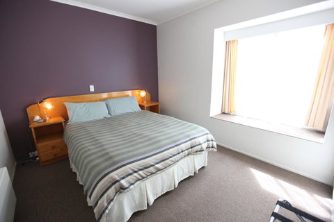 The Fox And Hounds Historic Hotel - Whitsundays Accommodation 12