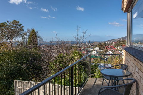 City Lights - Whitsundays Accommodation 10