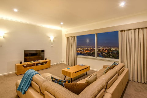 City Lights - Whitsundays Accommodation 1
