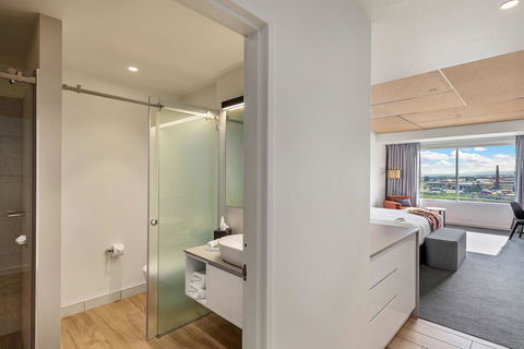Peppers Silo - Whitsundays Accommodation 24