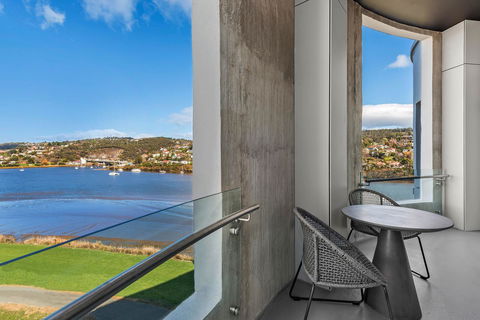 Peppers Silo - Whitsundays Accommodation 5