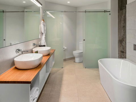 Peppers Silo - Whitsundays Accommodation 14