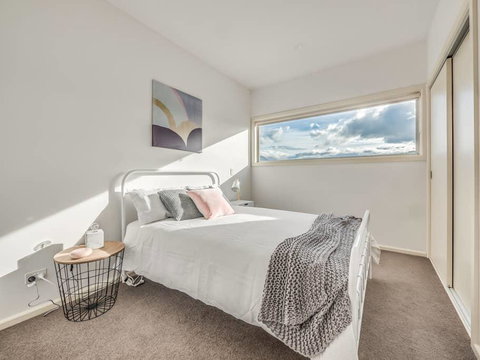Marina View Apartment - Whitsundays Accommodation 3