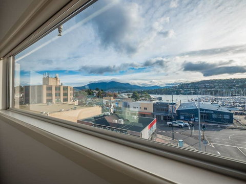 Marina View Apartment - Whitsundays Accommodation 13