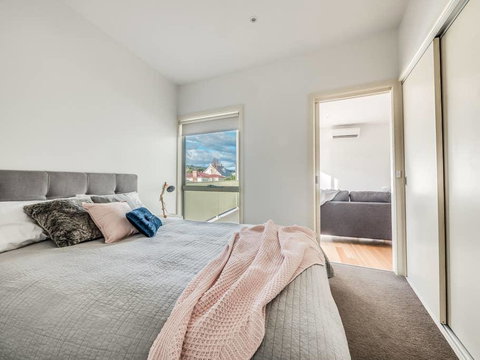 Marina View Apartment - Whitsundays Accommodation 12