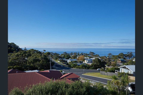 Bicheno Views On Douglas - Whitsundays Accommodation 6