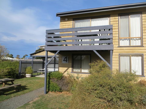 Orford Prosser Holiday Units - Whitsundays Accommodation 11