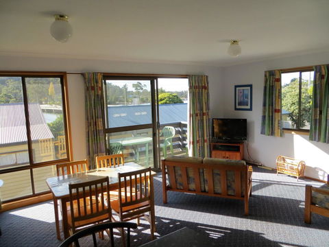 Orford Prosser Holiday Units - Whitsundays Accommodation 13