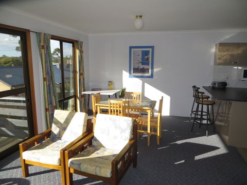 Orford Prosser Holiday Units - Whitsundays Accommodation 5