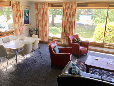 Orford Prosser Holiday Units - Whitsundays Accommodation 4