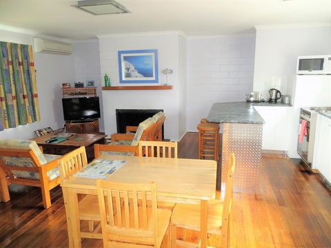 Orford Prosser Holiday Units - Whitsundays Accommodation 22