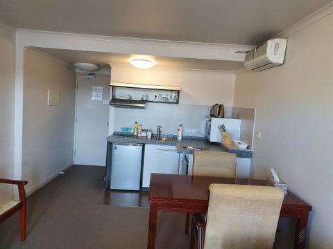 Battery Point Apartment With Car Park - Whitsundays Accommodation 13