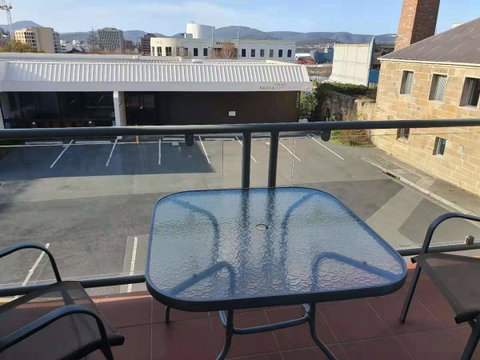 Battery Point Apartment With Car Park - Whitsundays Accommodation 4
