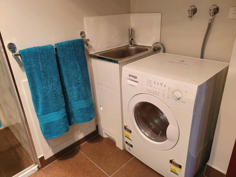 Battery Point Apartment With Car Park - Whitsundays Accommodation 17