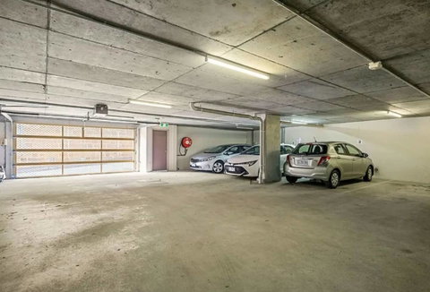 Battery Point Apartment With Car Park - Whitsundays Accommodation 12