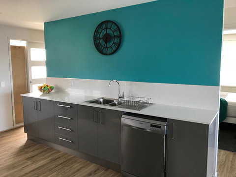 Self Contained Beach View Apartment - Whitsundays Accommodation 6