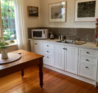 Sandy Bay Cottage - Whitsundays Accommodation