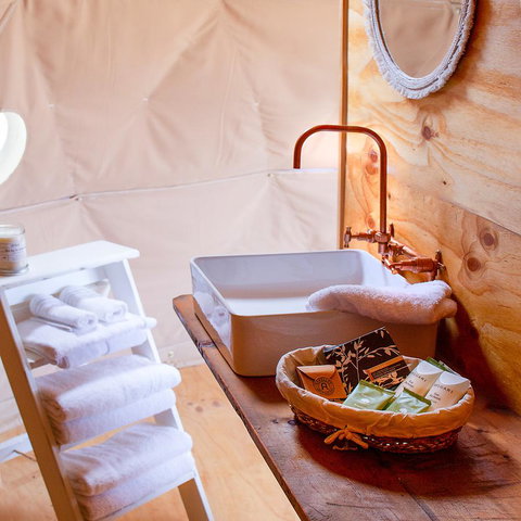 Domescapes In The Vines - Whitsundays Accommodation 3