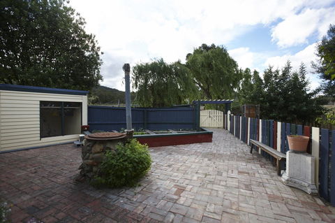 Blue Wren Riverside Cottage - Whitsundays Accommodation 11