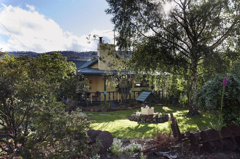Blue Wren Riverside Cottage - Whitsundays Accommodation 10