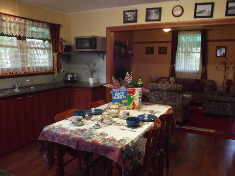 Blue Wren Riverside Cottage - Whitsundays Accommodation 19