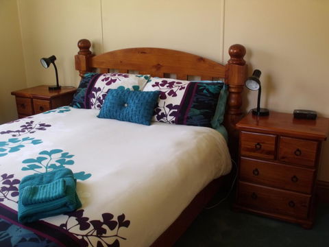 Blue Wren Riverside Cottage - Whitsundays Accommodation 22