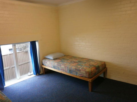 Launceston Backpackers - Whitsundays Accommodation 11
