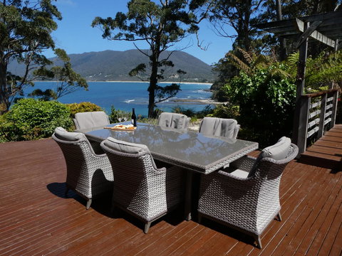Osprey Lodge & Bungalow - Whitsundays Accommodation 0